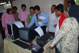 Permalink ke Riaupulp Serahkan 16 Unit Komputer Untuk Kantor Desa dan Sekolah