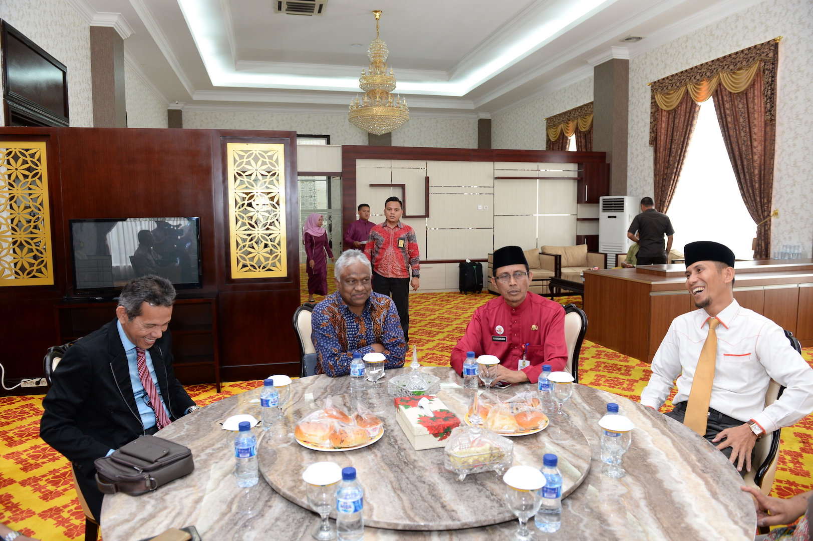Permalink ke ASS III Setda Prov Riau Menjemput Dubes Maladewa di VIP Lancang Kuning SSK II