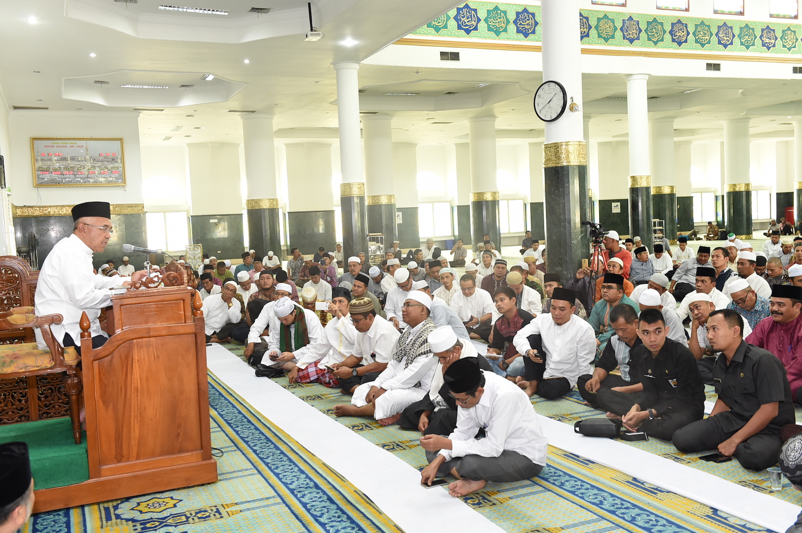 Permalink ke Tabligh Akbar Saatnya Umat Islam Bersatu di Masjid Raya Annur