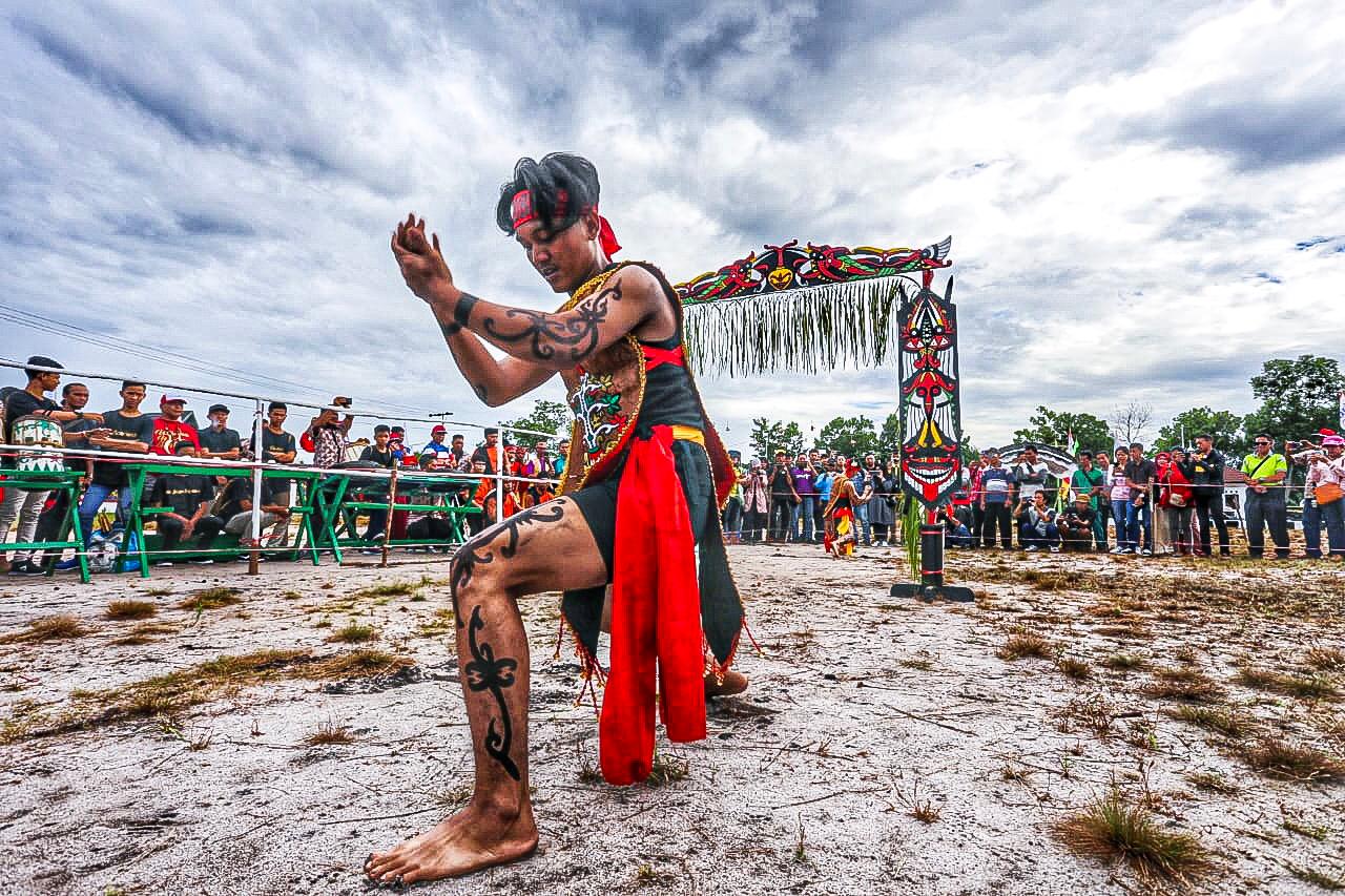 Permalink ke Festival Budaya Isen Mulang 2019 Tampilkan Suku Dayak
