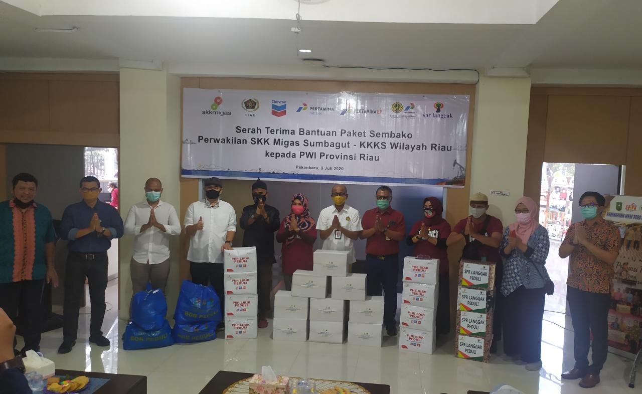 Permalink ke SKK Migas dan KKKS Serahkan Paket Sembako ke PWI Riau